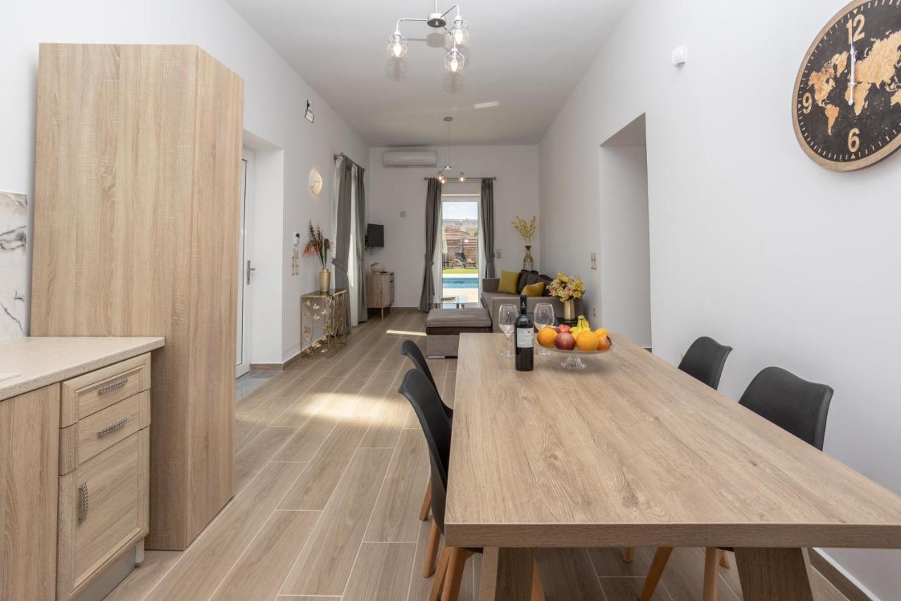Villa Neonis Spílion Eksteriør billede